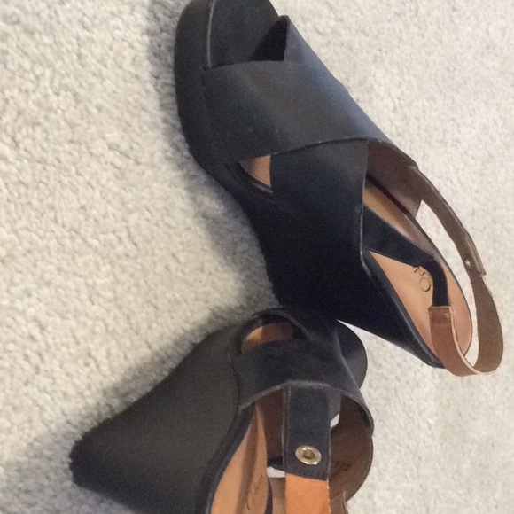 Sandals - Picture 3 of 5